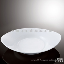 Bel et blanc durable en porcelaine au four